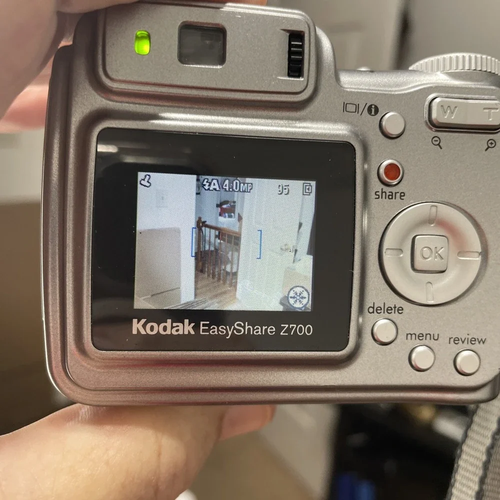Kodak EasyShare Z700 Digital Camera 4MP 5X Optical Zoom+Batteries+SD Card-TESTED